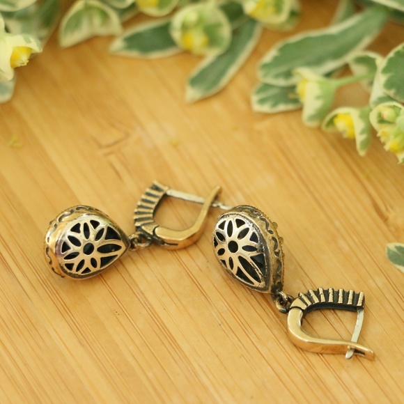 925 Sterling Silver Cubic Zirconia Stones Earrings - Picture 4 of 6